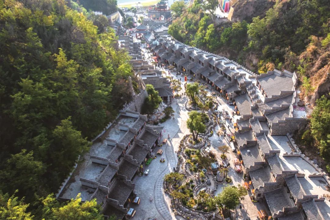 A scenic view of Qingyang Xinglongshan Gujianzhuqun