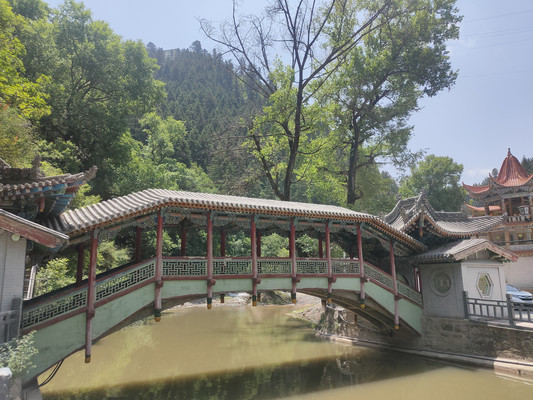 A scenic view of Qingyang Xinglongshan Gujianzhuqun