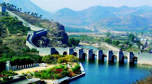 A scenic view of Qinhuangdao Great Wall Jiumentou