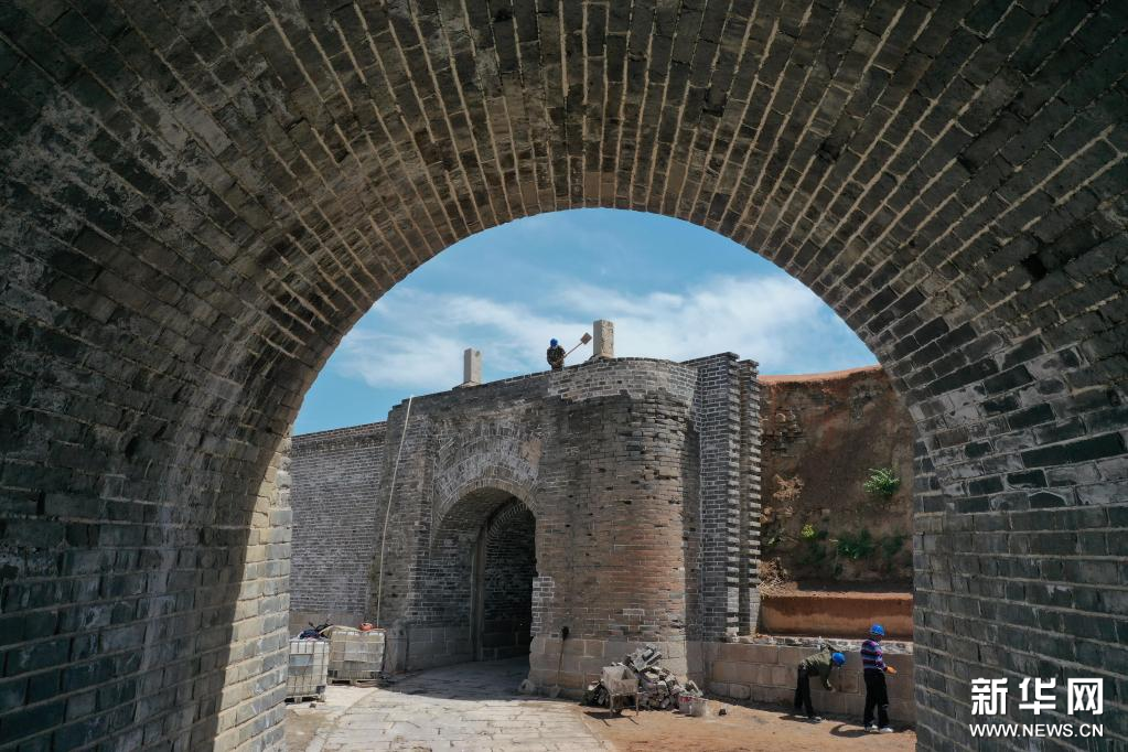 A scenic view of Qinhuangdao Yongpingfu City Wall
