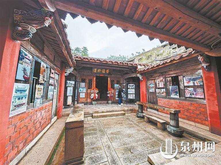 A scenic view of Quanzhou Guanshan Lishi Minju