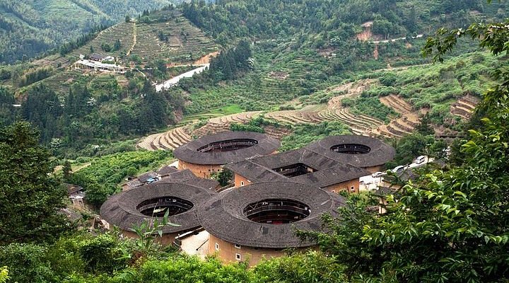 A scenic view of Quanzhou Guanshan Lishi Minju