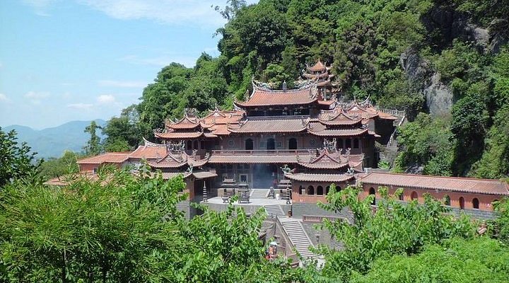 A scenic view of Quanzhou Liguangdi Zhai He Ci