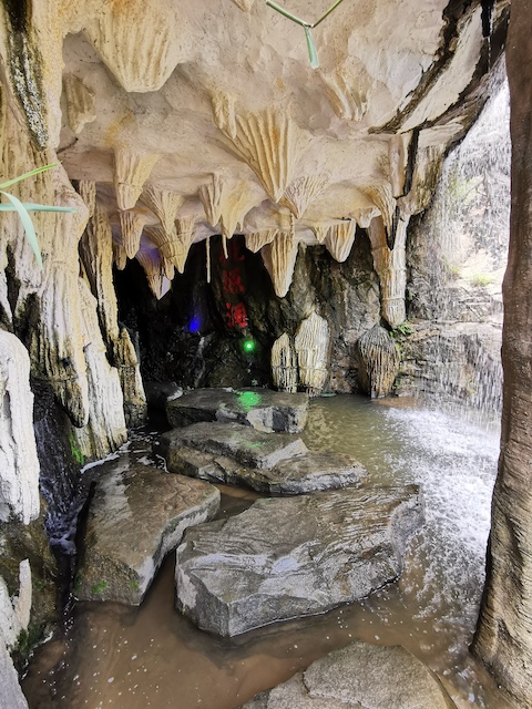 A scenic view of Quanzhou Nanan Taoyuangong