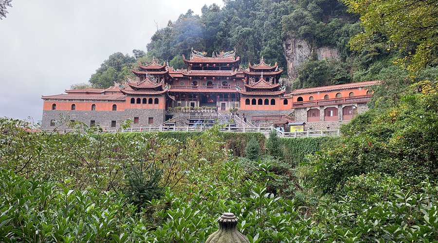 A scenic view of Quanzhou Qingshuiyan Si