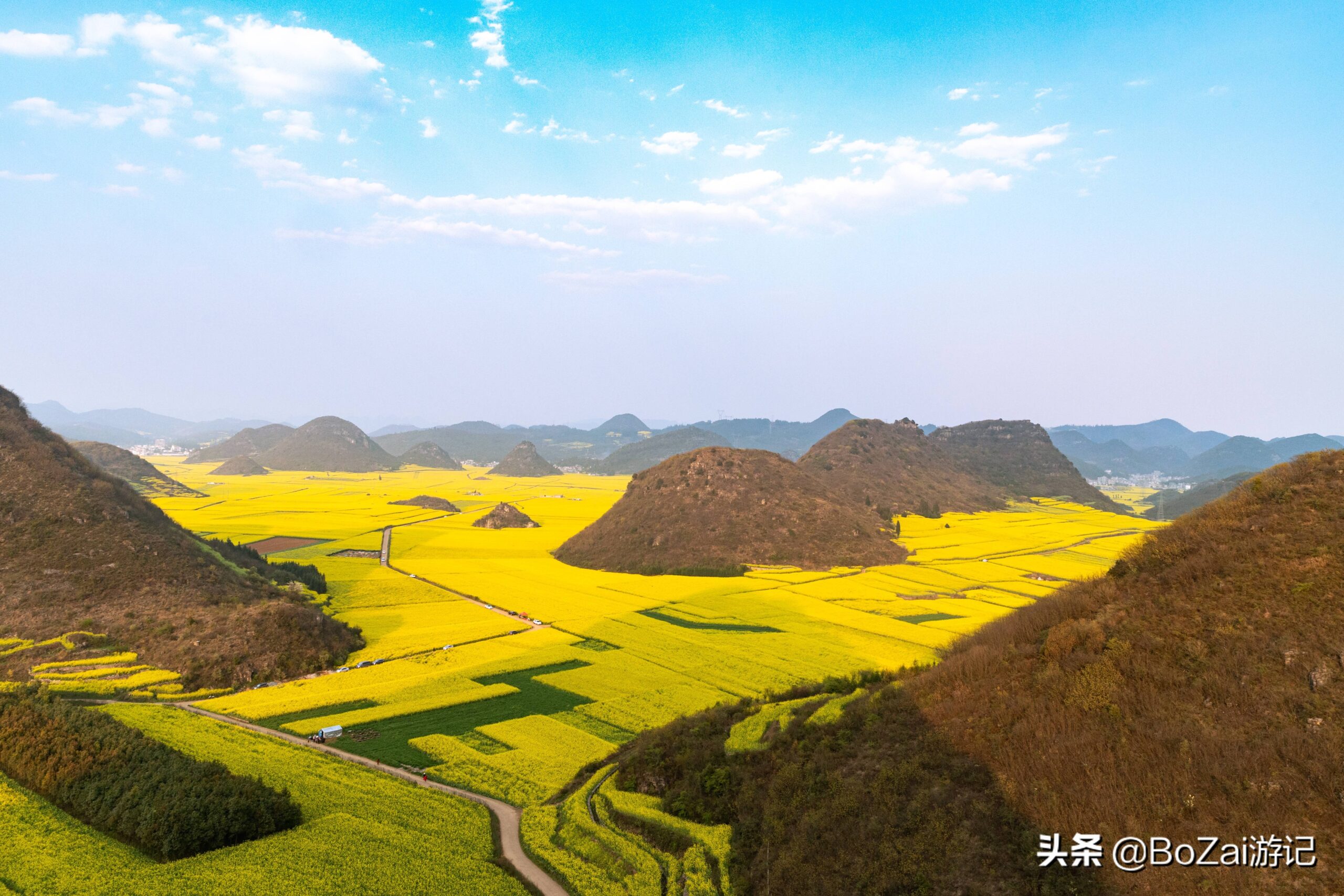 A scenic view of Qujing Luohanshan Gumuqun