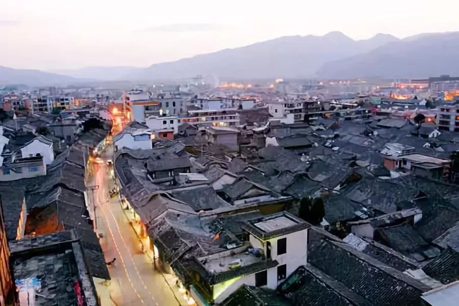 A scenic view of Qujing Luohanshan Gumuqun