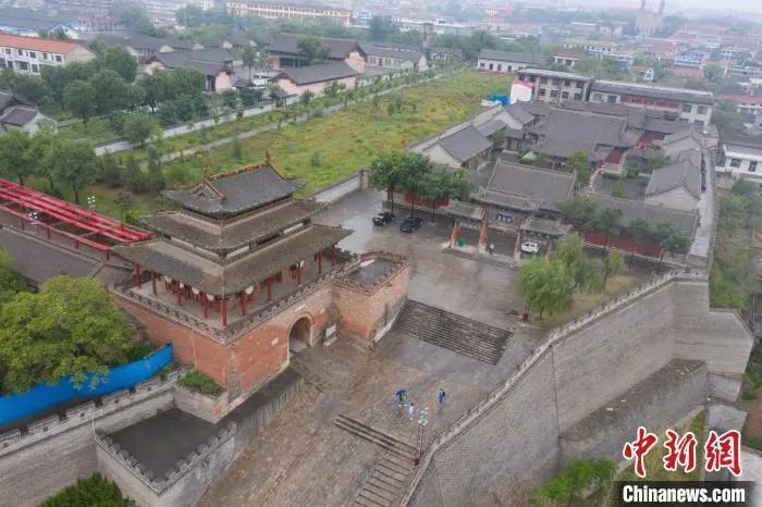A scenic view of Qujing Luohanshan Gumuqun