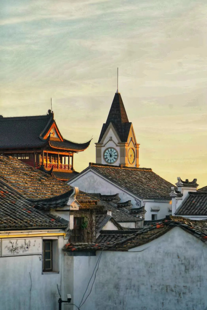 A scenic view of Quzhou Jiangshan Wenchanggong