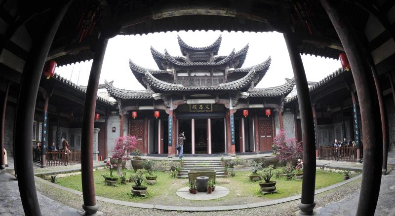 A scenic view of Quzhou Jiangshan Wenchanggong