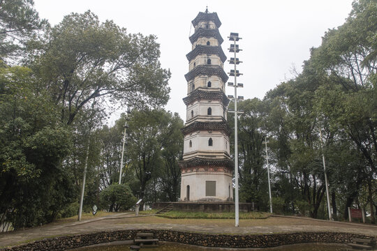 A scenic view of Quzhou Jimingshan Minju