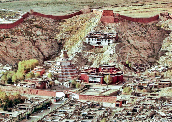 A scenic view of Rikaze Chamuqin Muqun