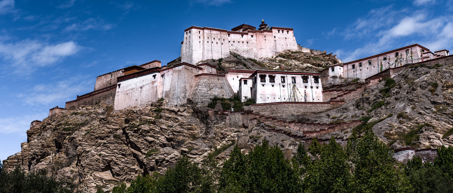 A scenic view of Rikaze Jiangzi Zongshan Kangying Yizhi