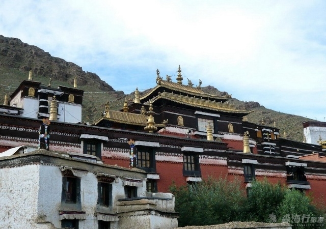 A scenic view of Rikaze Zhashilunbu Si
