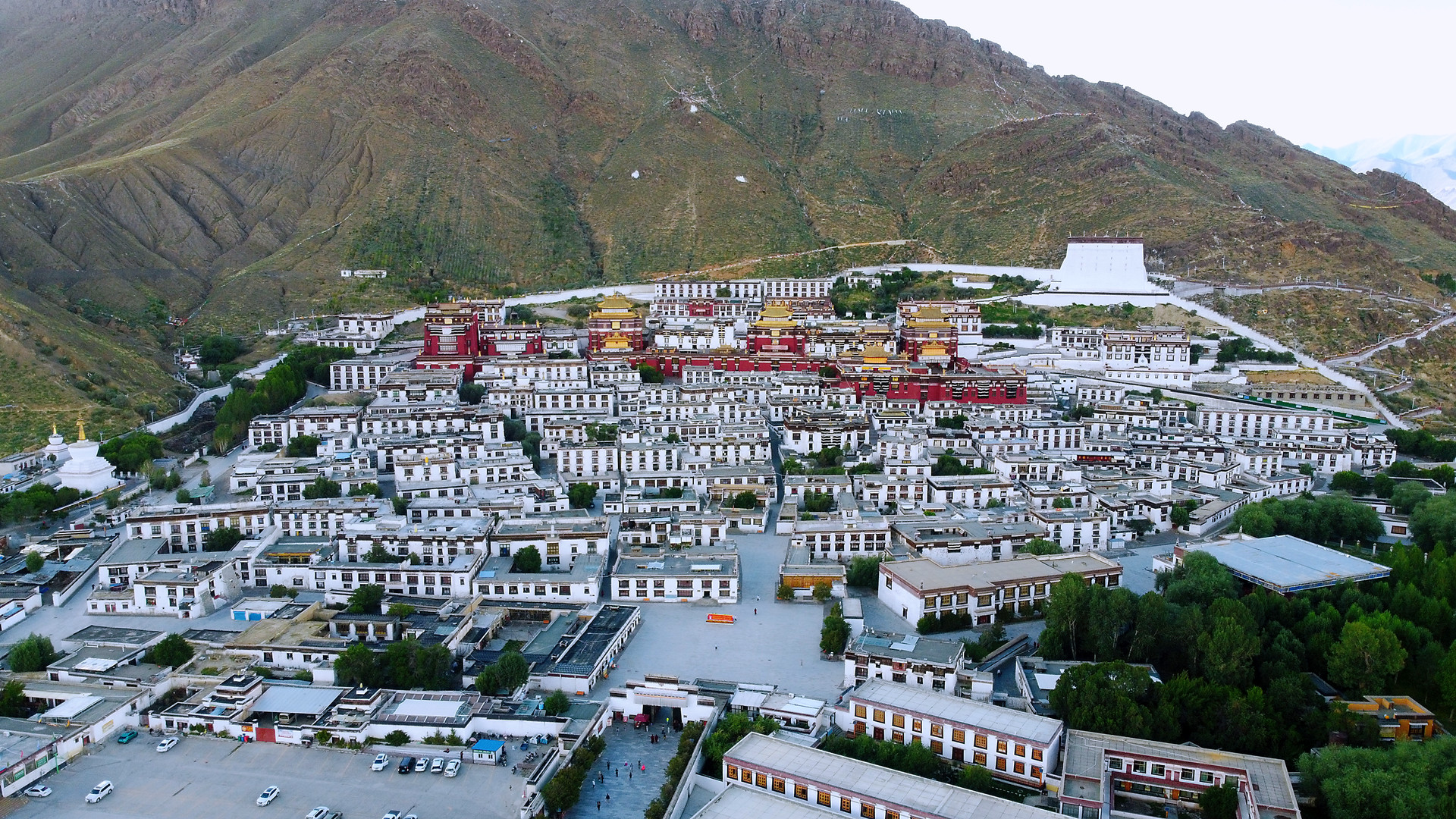 A scenic view of Rikaze Zhashilunbu Si