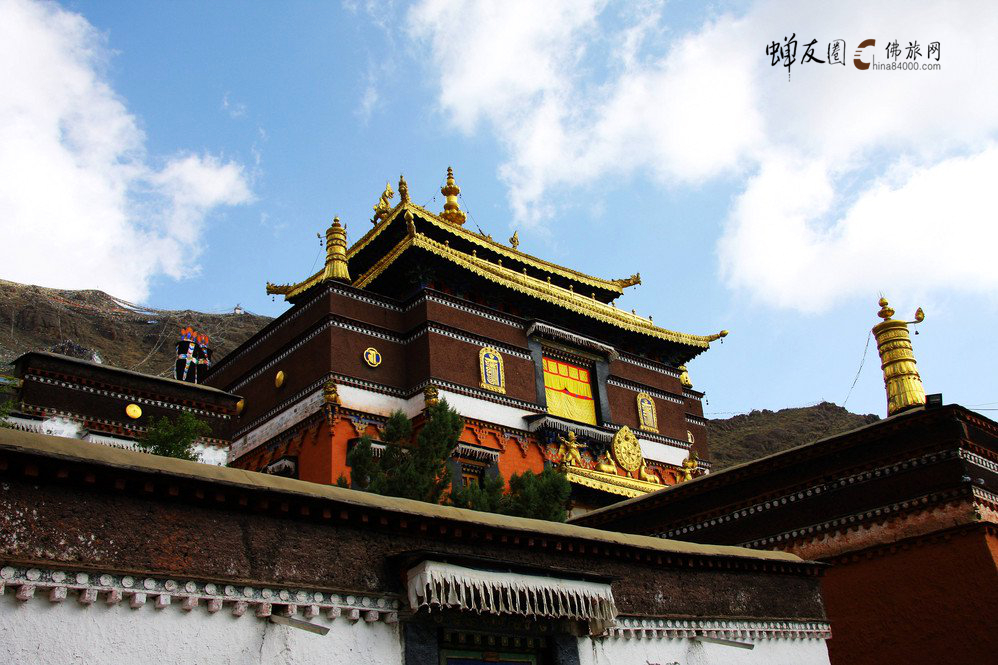 A scenic view of Rikaze Zhashilunbu Si