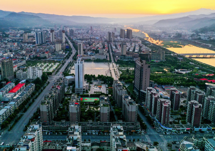 A scenic view of Sanmenxia Lushichengshuangmiao