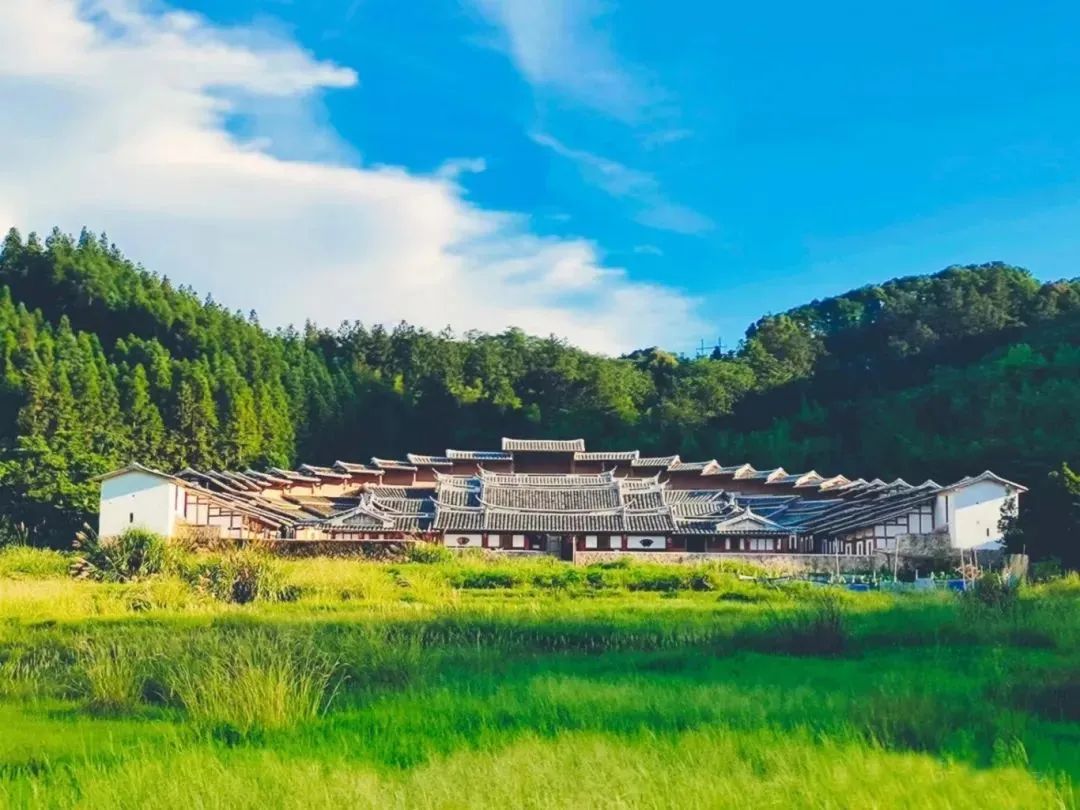 A scenic view of Sanming Shuimei Tubaqun
