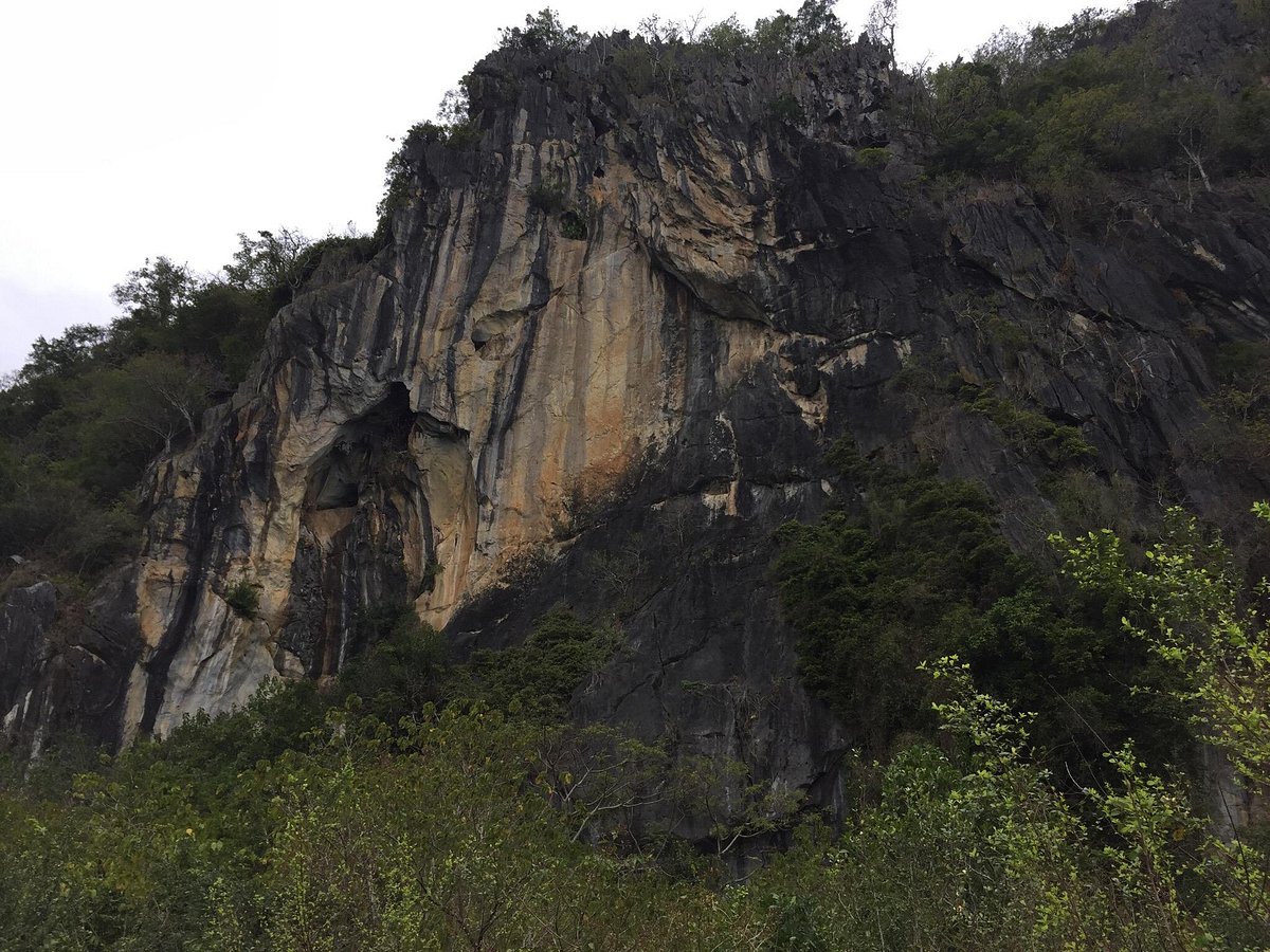 A scenic view of Sanya Luobidong Yizhi