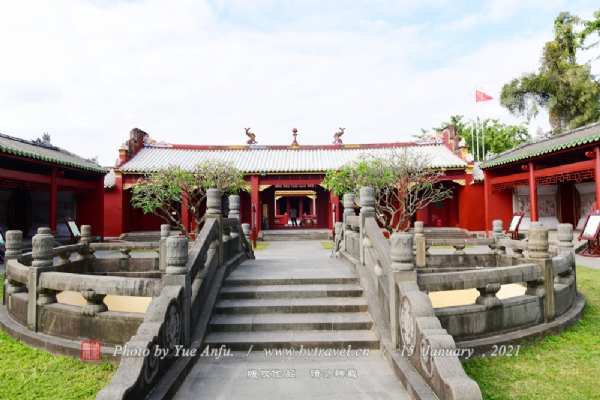 A scenic view of Sanya Yacheng Xuegong