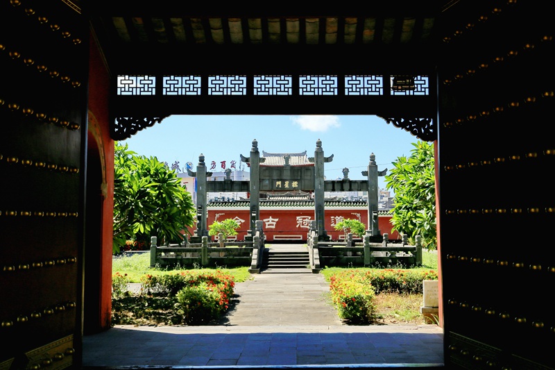 A scenic view of Sanya Yacheng Xuegong