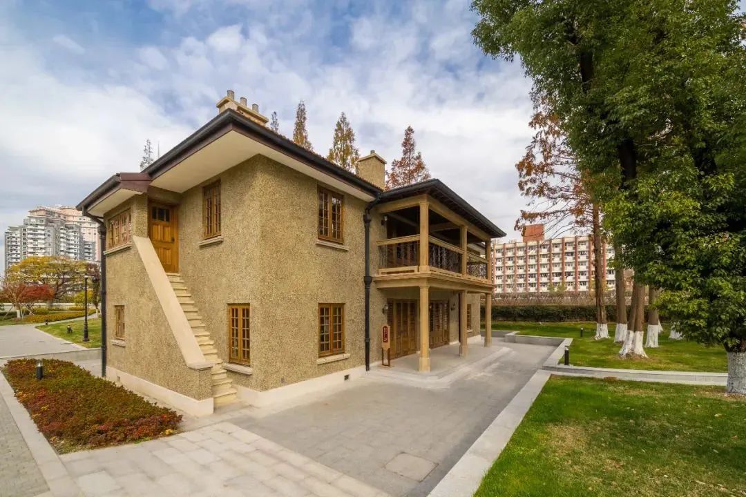 A scenic view of Shanghai Changning Sheng Yuehan Daxue Jindai Jianzhu