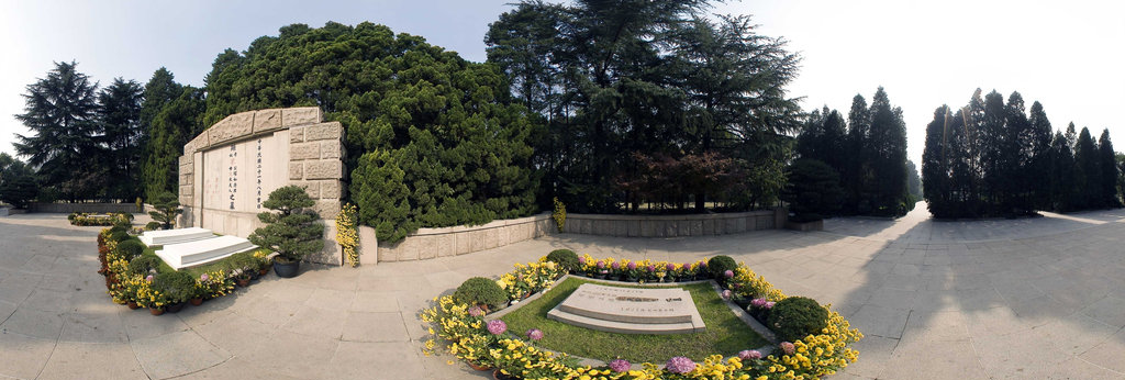 A scenic view of Shanghai Changning Songqingling Mu