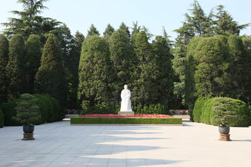 A scenic view of Shanghai Changning Songqingling Mu