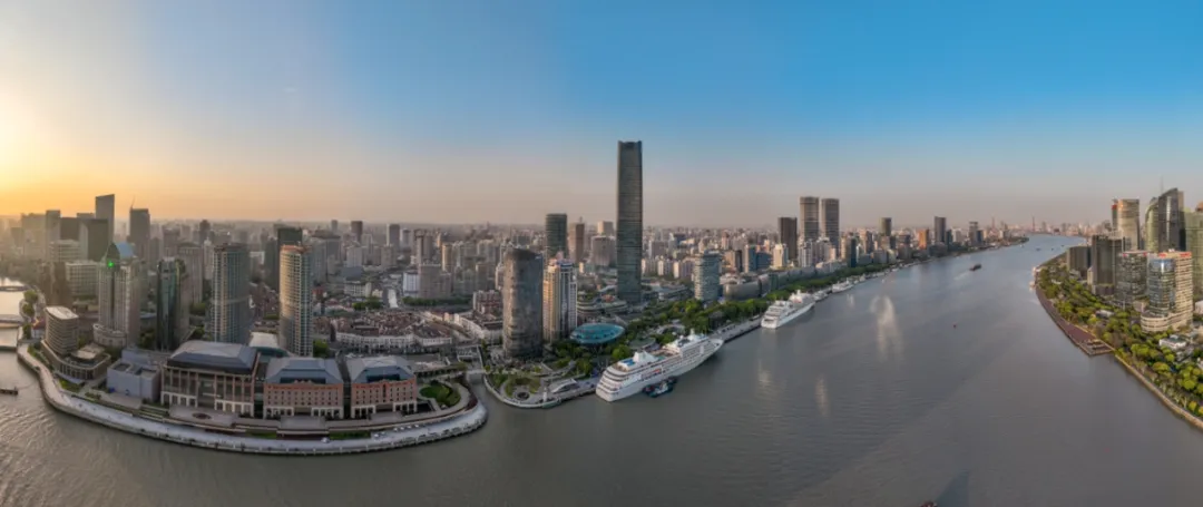 A scenic view of Shanghai Hongkou Waitan Jianzhuqun