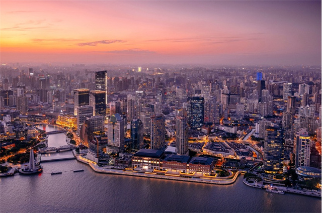 A scenic view of Shanghai Hongkou Waitan Jianzhuqun
