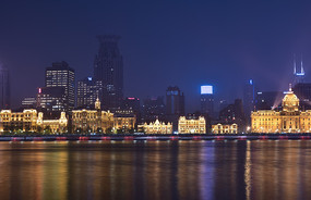 A scenic view of Shanghai Huangpu Waitan Jianzhuqun