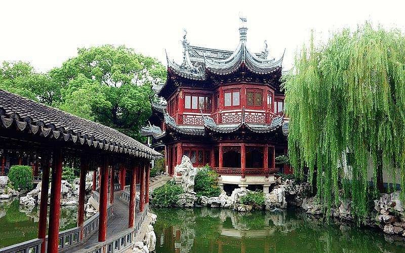 A scenic view of Shanghai Huangpu Yuyuan