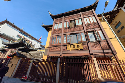 A scenic view of Shanghai Huangpu Yuyuan