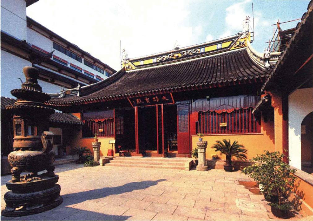 A scenic view of Shanghai Huangpu Yuyuan