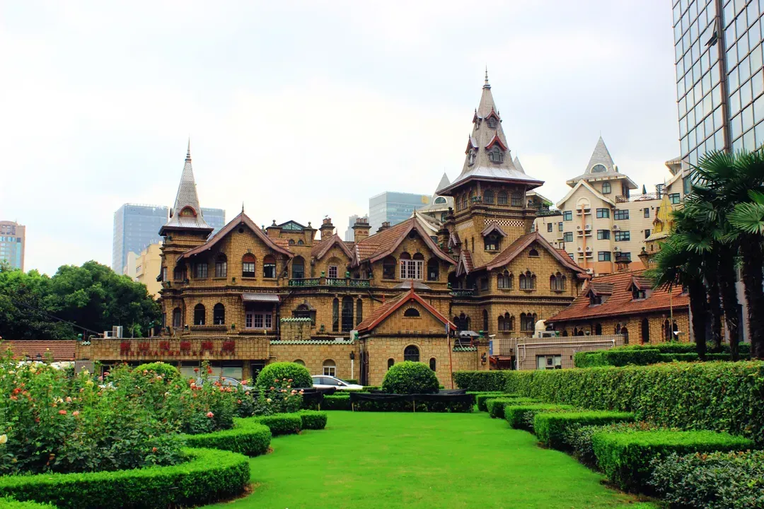 A scenic view of Shanghai Jingan Male Zhuzhai