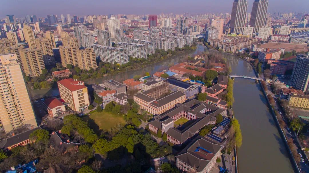 A scenic view of Shanghai Putuo Sheng Yuehan Daxue Jindai Jianzhu
