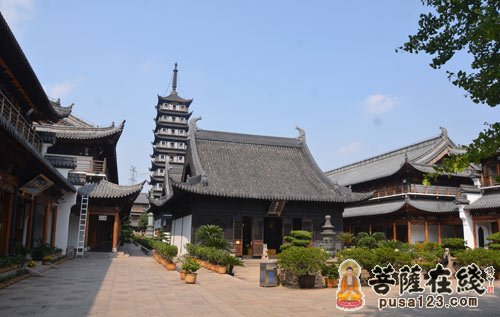 A scenic view of Shanghai Putuo Zhenrusi Dadian