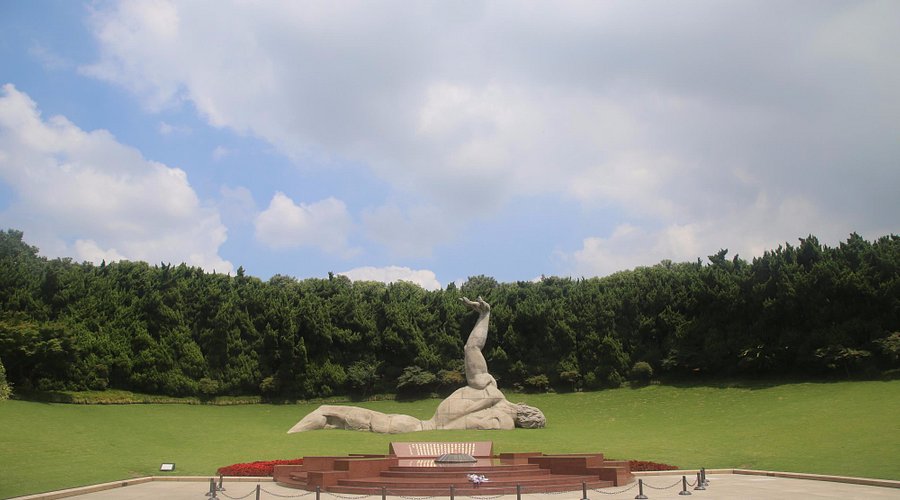 A scenic view of Shanghai Xuhui Longhua Lieshi Jiniandi