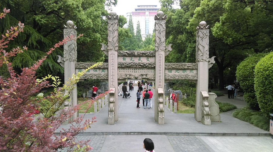 A scenic view of Shanghai Xuhui Xuguangqi Mu