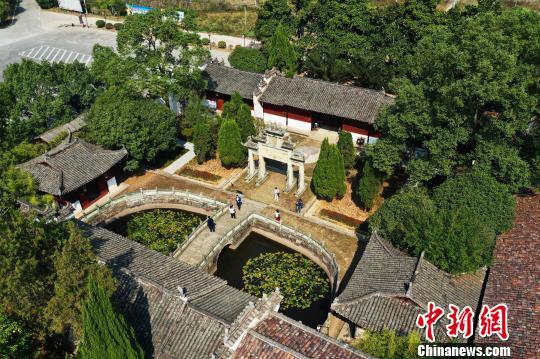 A scenic view of Shangrao Ehu Shuyuan