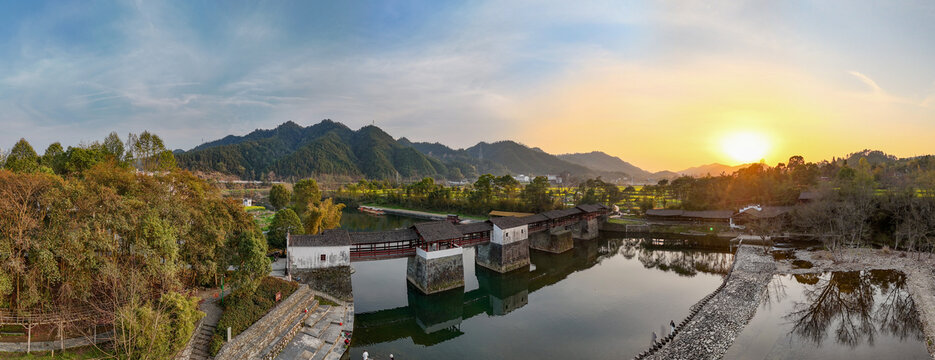 A scenic view of Shangrao Qinghua Caihongqiao