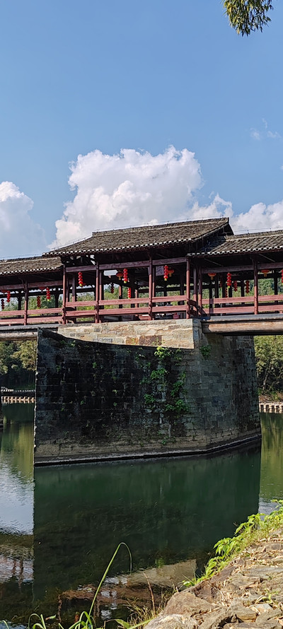 A scenic view of Shangrao Qinghua Caihongqiao