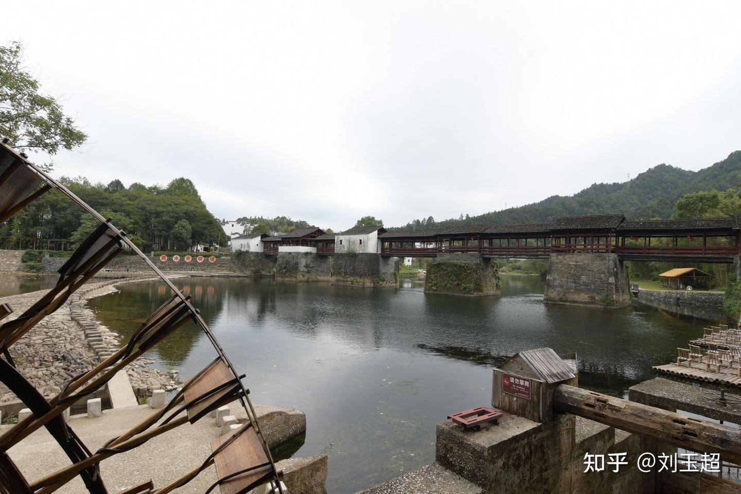 A scenic view of Shangrao Qinghua Caihongqiao