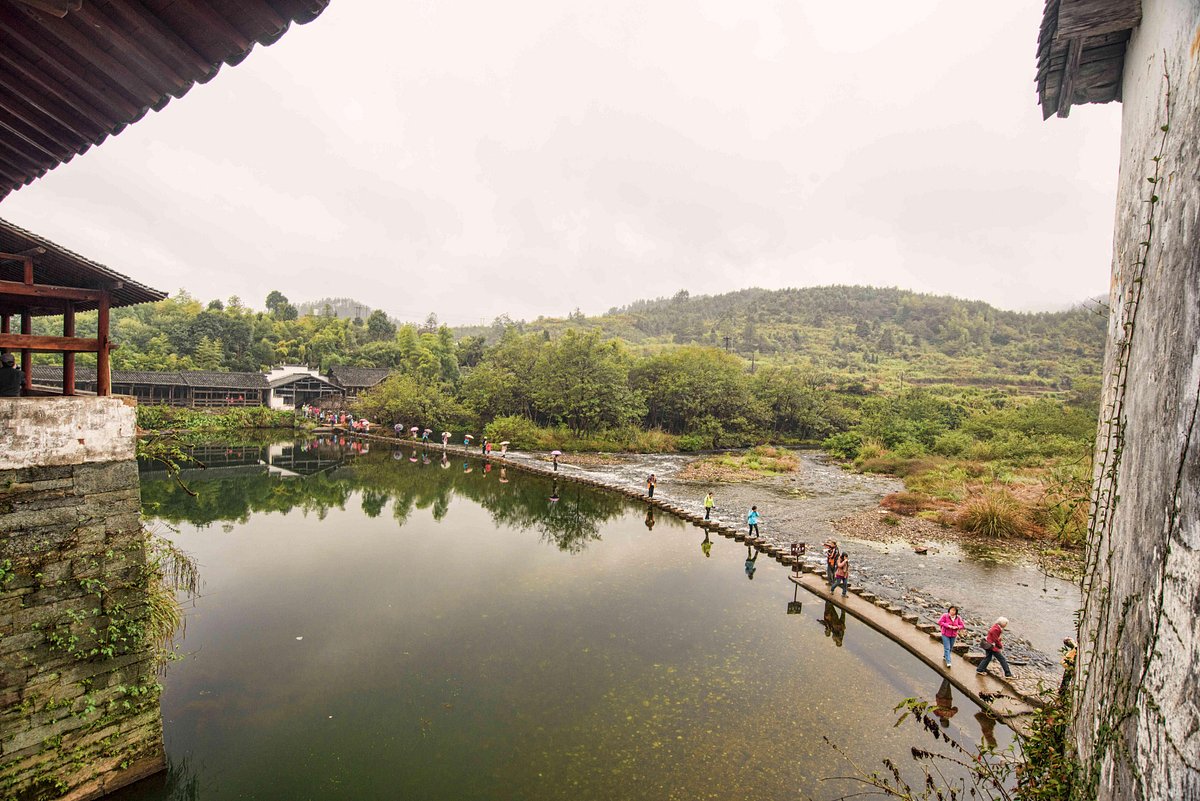 A scenic view of Shangrao Qinghua Caihongqiao