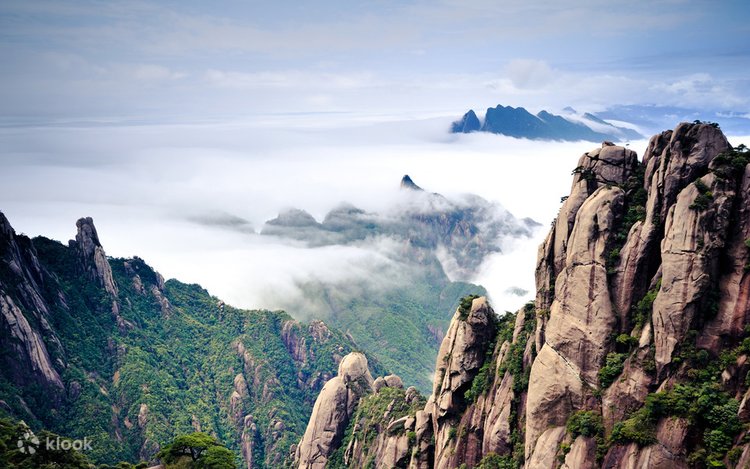 A scenic view of Shangrao Sanqingshan Gu Jianzhuqun