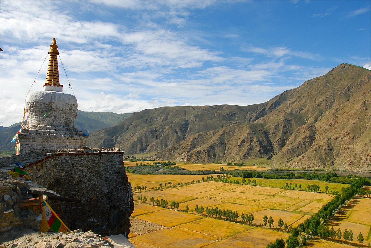 A scenic view of Shannan Jirulakang
