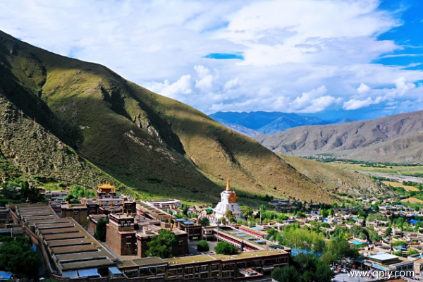 A scenic view of Shannan Minzhulin Si