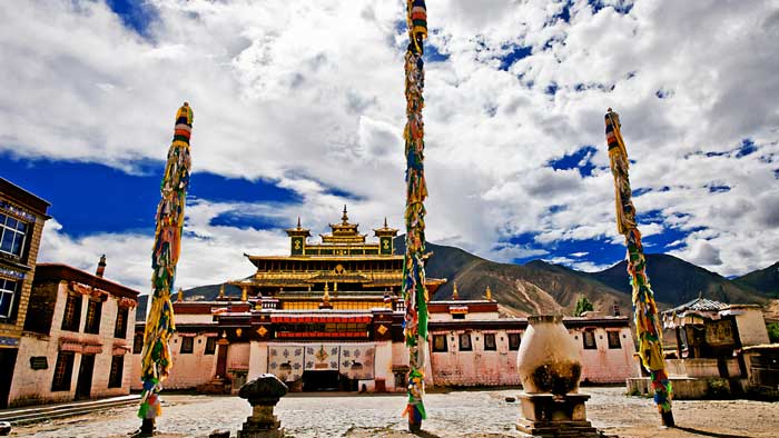 A scenic view of Shannan Sangye Si