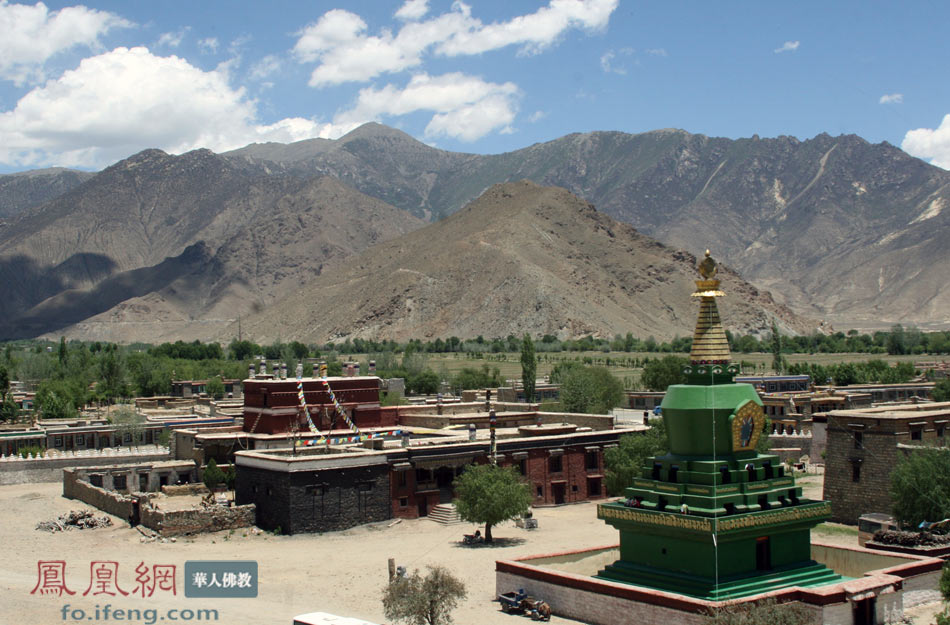A scenic view of Shannan Sangye Si