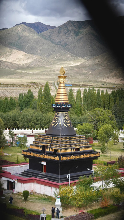 A scenic view of Shannan Zhatang Si